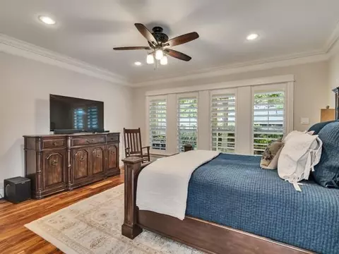 Bedroom - 9 Robin Trl, Conroe, TX 77304 photo 2 of 4