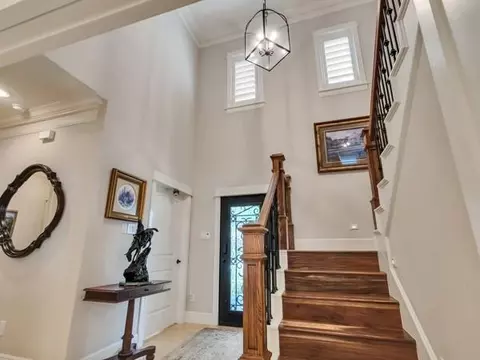 Entry Way - 9 Robin Trl, Conroe, TX 77304 photo 4 of 5