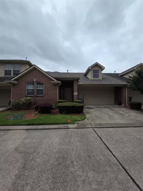 1606 Village Townhome Dr, Pasadena, TX 77504