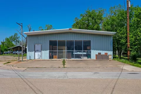 912 W Alligator St, Caldwell, TX 77836