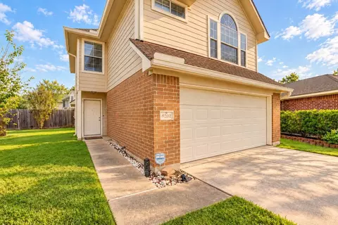 8202 Prairie Wind Ln, Houston, TX 77040