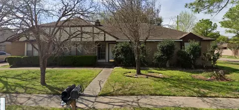 9506 Wellsworth Dr, Houston, TX 77083