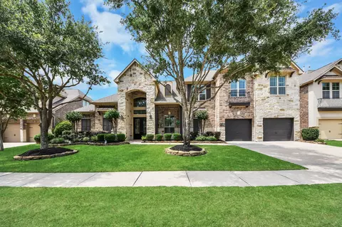 19410 Meadow Lakes Dr, Cypress, TX 77433