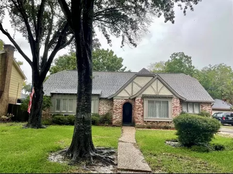7510 Renmark Ln, Houston, TX 77070