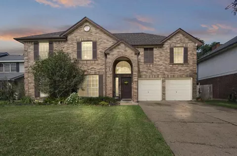 611 Woodlake Cir, Sugar Land, TX 77498