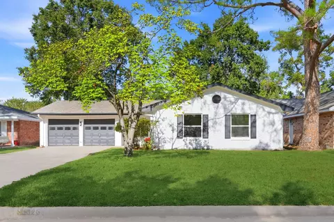9326 Meadowbriar Ln, Houston, TX 77063