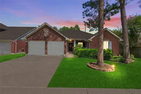 16423 Maple Downs Ln, Sugar Land, TX 77498