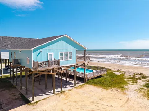 992 Hilton Head, Gilchrist, TX 77617