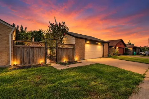 6 Quailwood Dr, Baytown, TX 77521