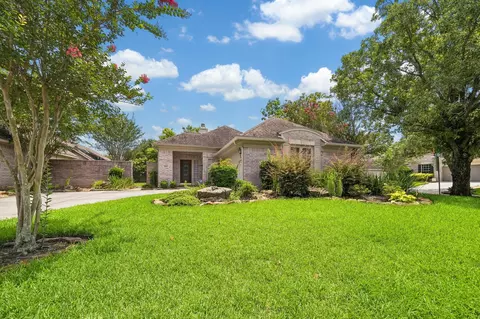 2823 N Strathford Ln, Kingwood, TX 77345