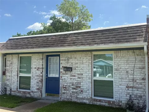 707 S 2nd St #707, La Porte, TX 77571