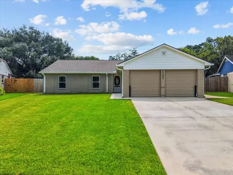 5303 Bulen Ave, Friendswood, TX 77546