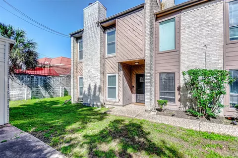 11280 Braes Forest Dr #401, Houston, TX 77071