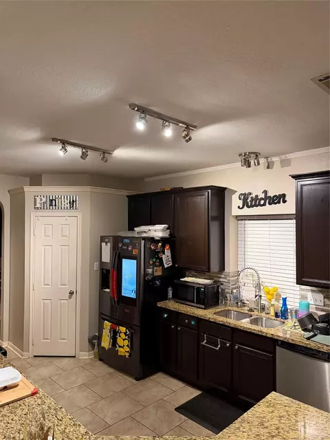 16542 Oat Mill Dr, Houston, TX 77095