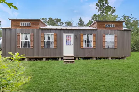 300 Collier, Point Blank, TX 77364