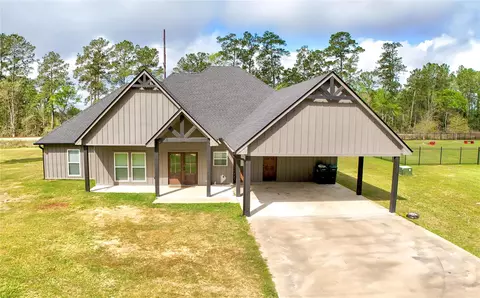 375 County Road 725, Buna, TX 77612