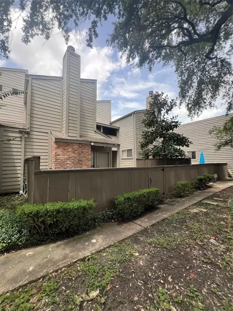 1558 Prairie Grove Dr, Houston, TX 77077