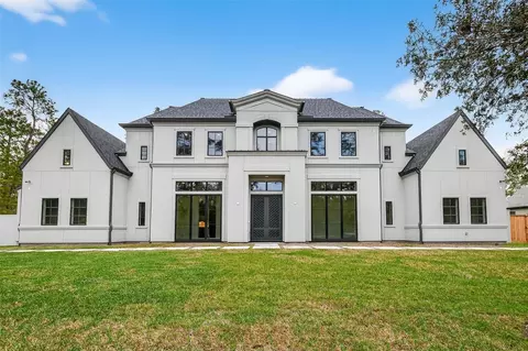 26 Valley Forge Dr, Houston, TX 77024