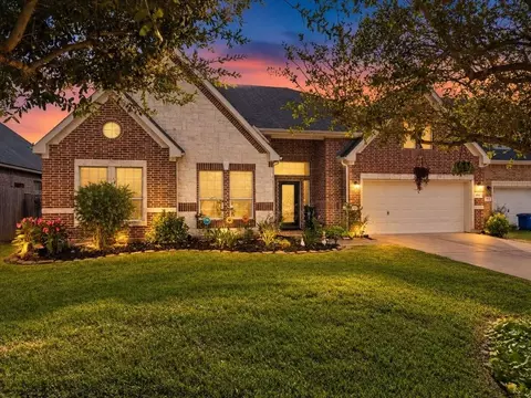 4329 S Meridian Greens Dr, Dickinson, TX 77539