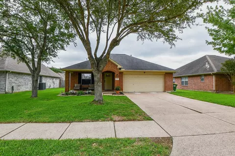 4107 Merlet Dr, Pearland, TX 77584