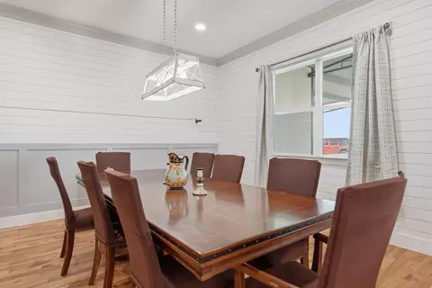 Dining - 11234 N Loop Rd, Brenham, TX 77833 photo 2 of 2
