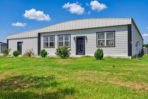 Exterior - 11234 N Loop Rd, Brenham, TX 77833 photo 4 of 7