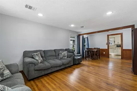 605 Maple Ave, Pasadena, TX 77506 photo 2
