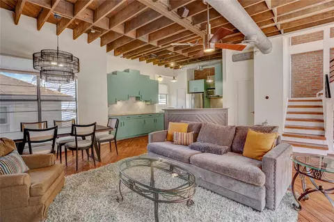 702 W Clay St, Houston, TX 77019