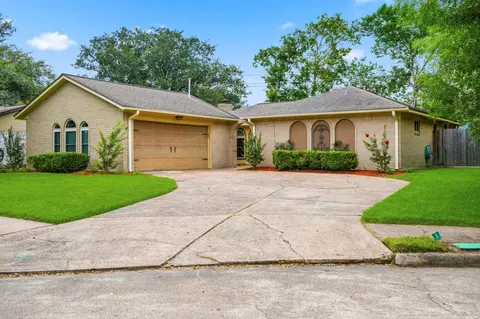 2708 Shady Creek Dr, Pearland, TX 77581