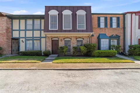 7700 Creekbend Dr #70, Houston, TX 77071