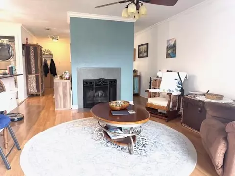 418 Garland Dr #214, Lake Jackson, TX 77566