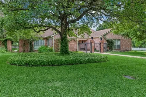904 Holland St, Navasota, TX 77868
