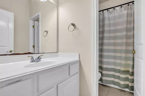 Bath - 629 Spring Forest Dr, Conroe, TX 77302 photo 3 of 3