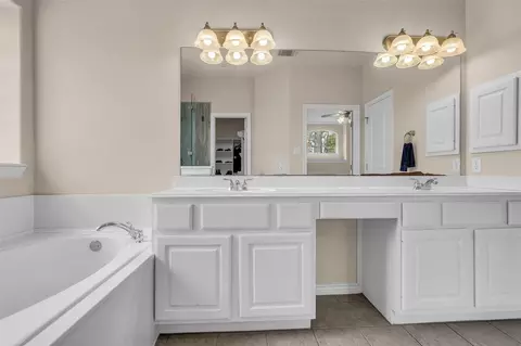 Bath - 629 Spring Forest Dr, Conroe, TX 77302 photo 2 of 3