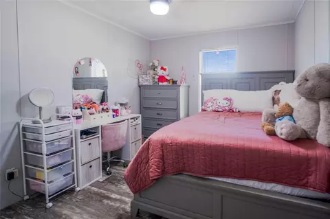 Bedroom - 5402 Five Oaks Dr, Spring, TX 77389 photo 7 of 8