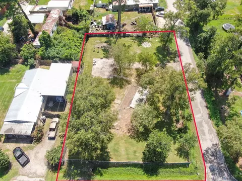 9414 Meadowvine Dr, Houston, TX 77044