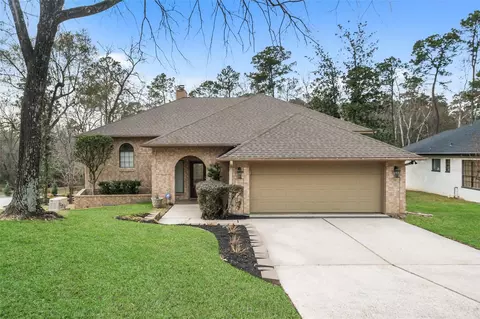 6 Highland Hollow Dr, Conroe, TX 77304