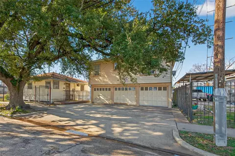 2005 Common St, Houston, TX 77009