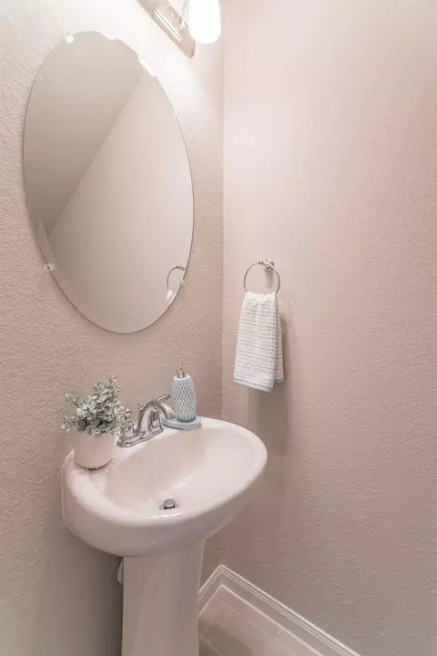 Bath - 17542 Rosette Grass Dr, Conroe, TX 77385 photo 1 of 2