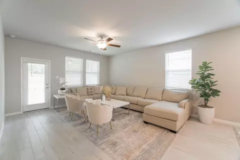Living - 17542 Rosette Grass Dr, Conroe, TX 77385 photo 2 of 2