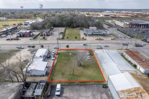 2107 N Main St, Pearland, TX 77581