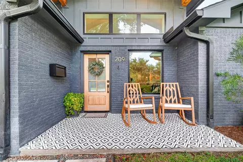 209 Woodard St, Houston, TX 77009