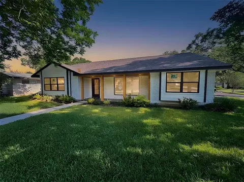 5102 Kinglet St, Houston, TX 77035