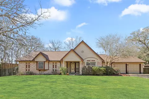 1509 Windsor Dr, Friendswood, TX 77546
