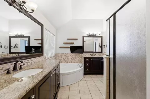 Bath - 27502 Chris Ridge Ct, Spring, TX 77386 photo 2 of 4