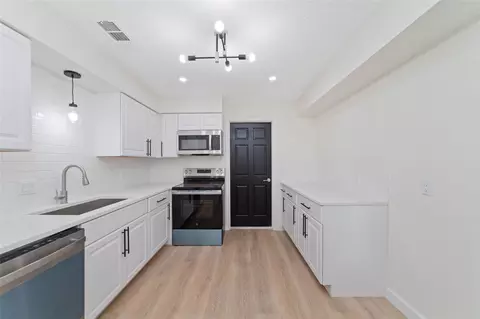 Kitchen - 7910 Oak Moss Dr, Spring, TX 77379 photo 3 of 3
