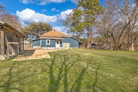 Exterior - 158 E 7th St, Trinity, TX 75862 photo 7 of 10