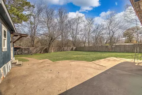Exterior - 158 E 7th St, Trinity, TX 75862 photo 5 of 10