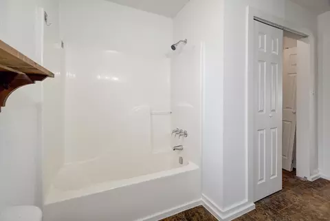 Bath - 158 E 7th St, Trinity, TX 75862 photo 2 of 4