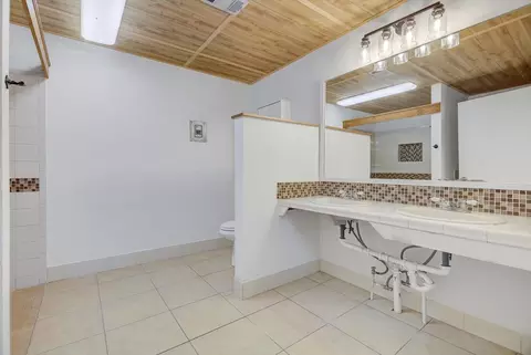 Bath - 158 E 7th St, Trinity, TX 75862 photo 3 of 4